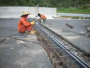 桥梁伸缩缝更换安装桥梁工程主要合作企业-武汉新顺畅路桥养护公司，实体企业经验丰富